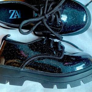 Stylist girl!  low top Zara Oxford shoes